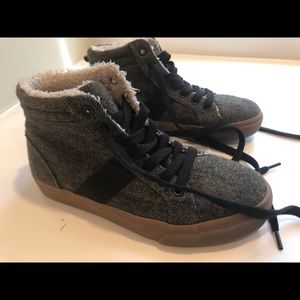 Boys sneakers size 1